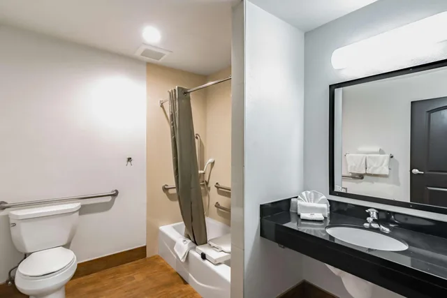 غرفة بسرير كوين، Motel6 Anaheim, CA 3/3