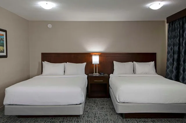 جناح جونيور بسريرين كوين مع أريكة، Doubletree By Hilton Kamloops 1/4