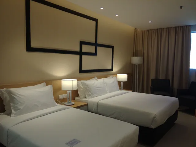 غرفة عائلية ثلاثية بسرير كوين وسرير فردي، Hotel Excelsior Ipoh 1/3