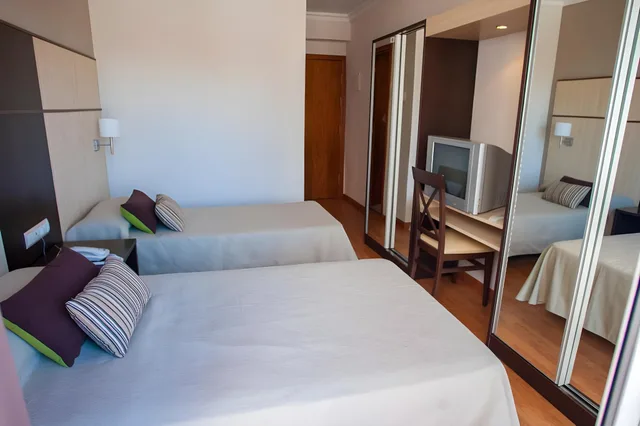 غرفة بسريرين مزدوجين، Coma Ruga Platja 1/2