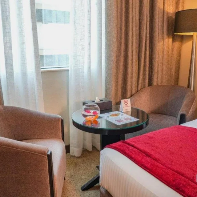 غرفة ديلوكس بسرير فردي للمدخنين، Ramada by Wyndham Abu Dhabi Downtown 5/10