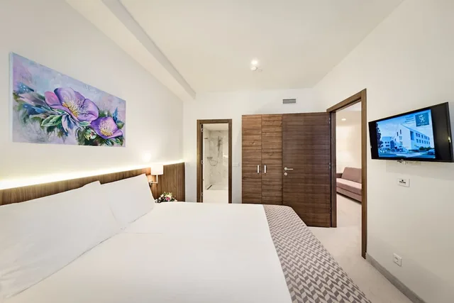 Apartment, Queen Bed, Sofa, Garden Hill 1/4