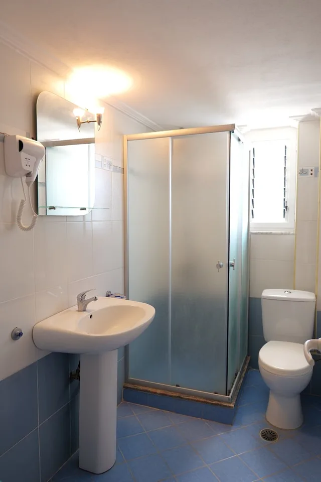 شقة بسرير كوين وسرير فردي بشرفة مع أريكة، Miracle Luxury Apartments 4/5