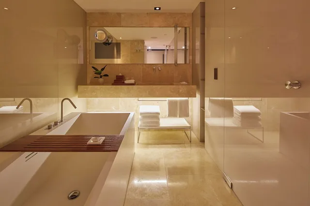 جناح متصل جونيور بسرير كينج وسريرين منفصلين، Mandarin Oriental Conservatorium, Amsterdam 1/2