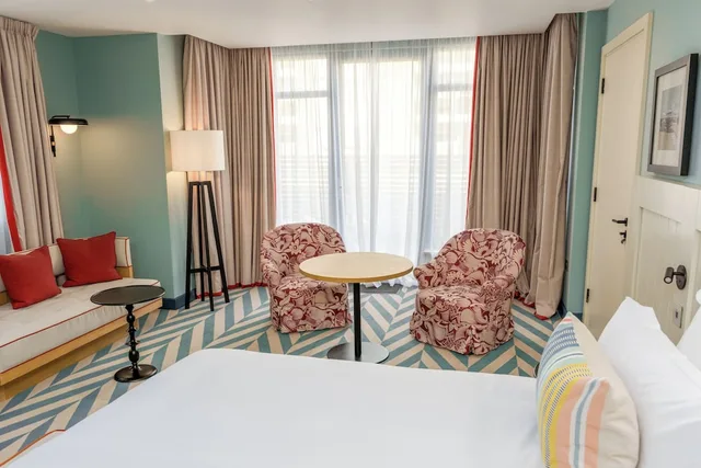 غرفة سوبيريور بسرير كوين، The Relais Cooden Beach 2/3