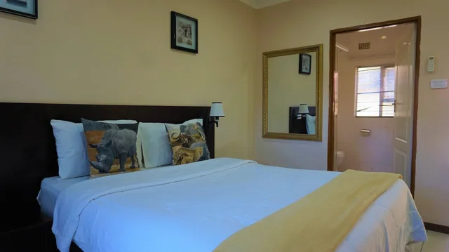 غرفة تنفيذية بسرير كوين، Tasha Lodge 1/10