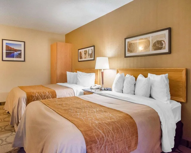 غرفة بسرير كينج، Comfort Inn Baie-Comeau 2/6