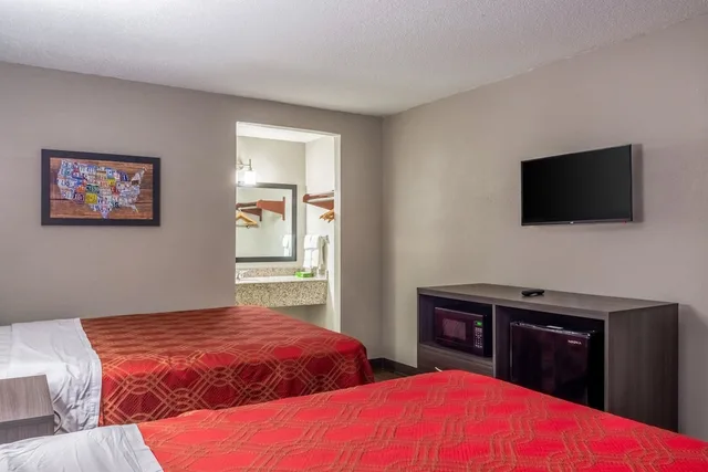 غرفة بسريرين مزدوجين، Econo Lodge East Ridge 2/3