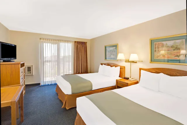 جناح بسريرين كوين بغرفة نوم واحدة، Travelodge By Wyndham Rapid City 1/1