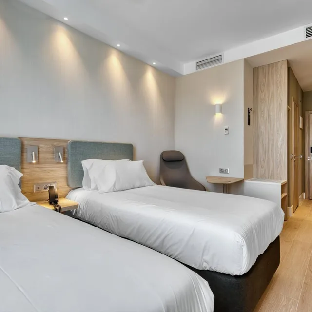غرفة قياسية بسرير فردي، Holiday Inn Express Madrid Airport 1/10