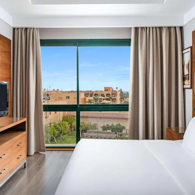 جناح جونيور تنفيذي بسرير مزدوج، Hilton Pyramids Golf Resort 2/6