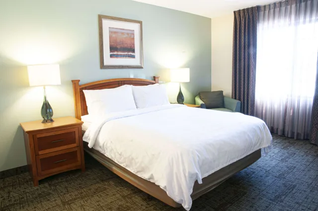 جناح بسرير كوين بغرفة نوم واحدة بحوض استحمام لذوي الإعاقة، Sonesta ES Suites San Diego - Sorrento Mesa 1/2