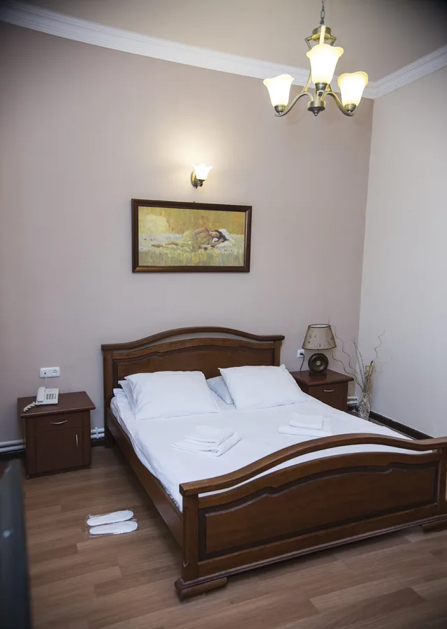 Family, 1 Queen and 1 Single Bed, Capital Hotel 2/5