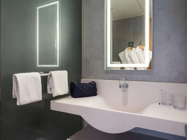 غرفة سوبيريور عائلية بسرير مزدوج مع أريكة، NOVOTEL LAUSANNE BUSSIGNY 10/10