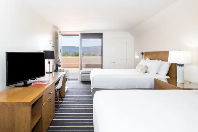 Room, 2 Queen Beds, Partial View, Low Floor، Sky Rock Sedona, a Tribute Portfolio Hotel 1/8