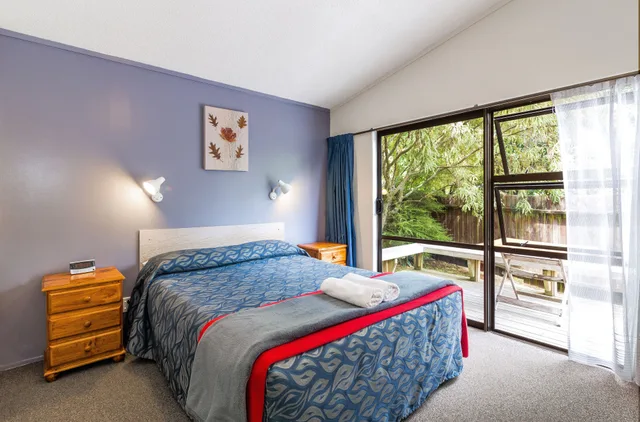 شقة بسرير كوين وسرير فردي بغرفة نوم واحدة مع أريكة، Judges Pool Motel 6/10