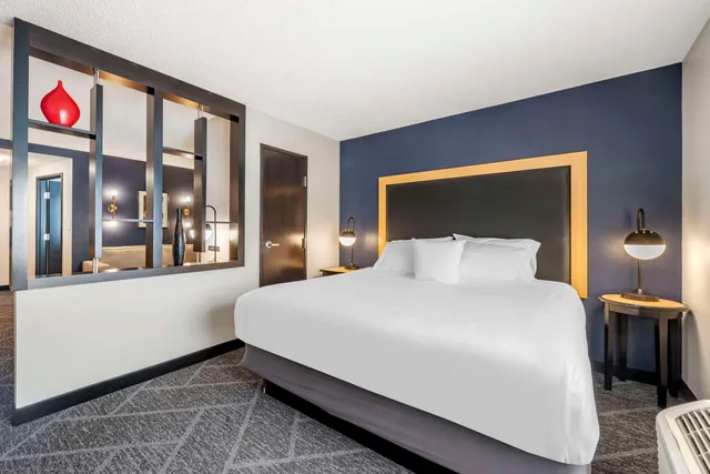 Efficiency, Suite, King Bed، Cambria Hotel Minneapolis Maple Grove 1/4