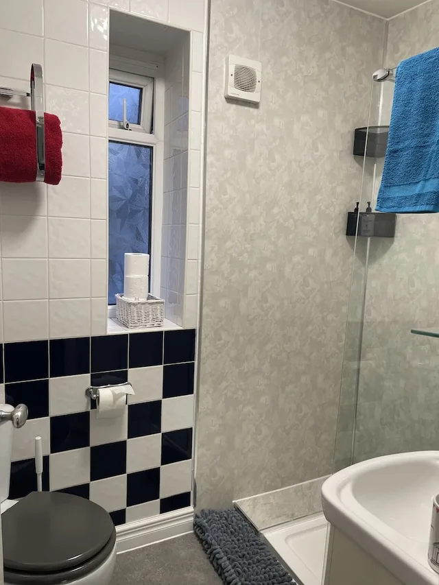 غرفة ثلاثية بسرير كينج وسرير فردي، Cherwood Hotel 4/4