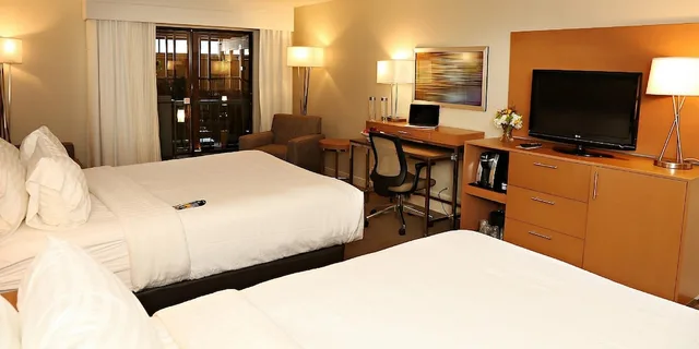 Standard, 2 Queen Beds, Sofa, Pool Access، Envision Hotel And Conference Center Mansfield Foxboro 2/2