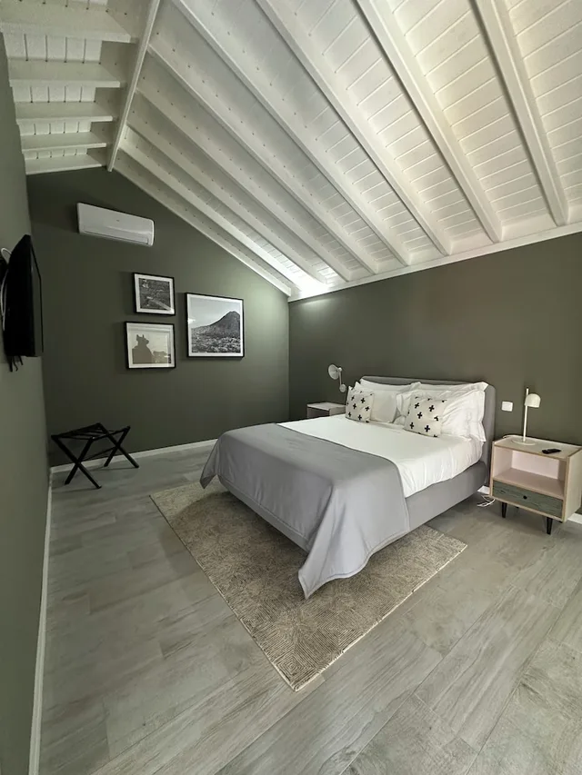 Olive, Green, Apartment, King Bed, Mountain View, Sofa، Vinhas Do Calhau 1/4