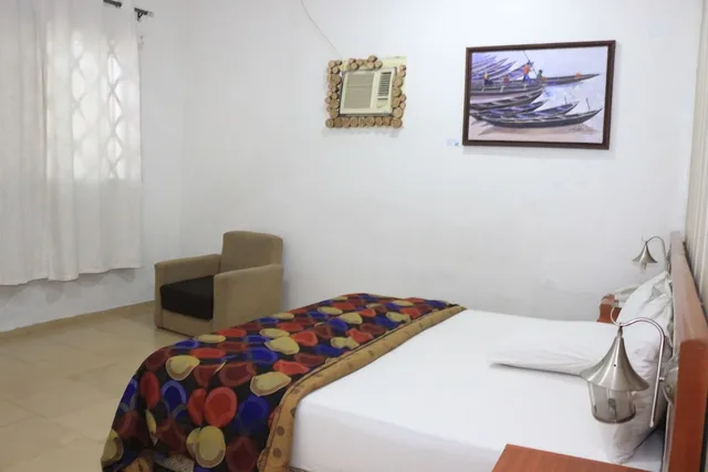 غرفة تنفيذية بسرير كوين، Naturemark Gallery And Guest House 3/4