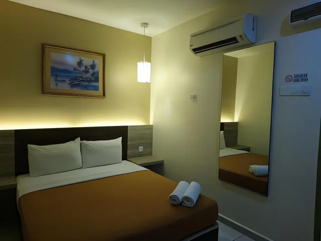 Economy, Double Bed, No Window، Hotel Suria Malaqa 1/1