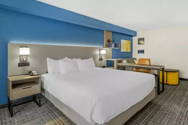 جناح بسرير كينج مع أريكة، Comfort Inn & Suites Corbin North 1/4