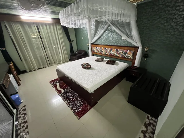 غرفة ديلوكس مفردة بسرير كوين، New Dodoma Hotel 5/7