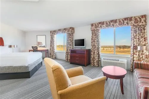جناح جونيور، Hilton Garden Inn Roanoke Rapids 1/1