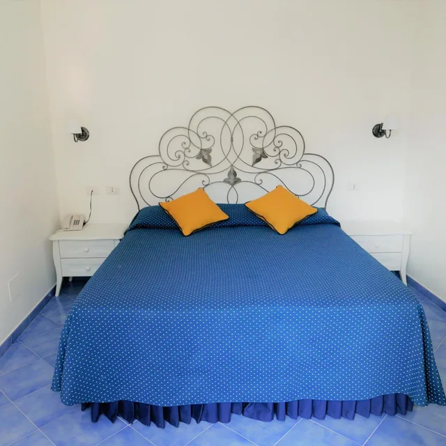 Standard, Double Bed, Town View، Hotel Vittoria Positano 4/6