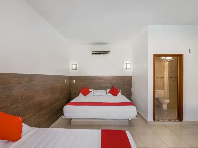 غرفة قياسية بسريرين كوين، OYO Hotel Palma Real 2/4