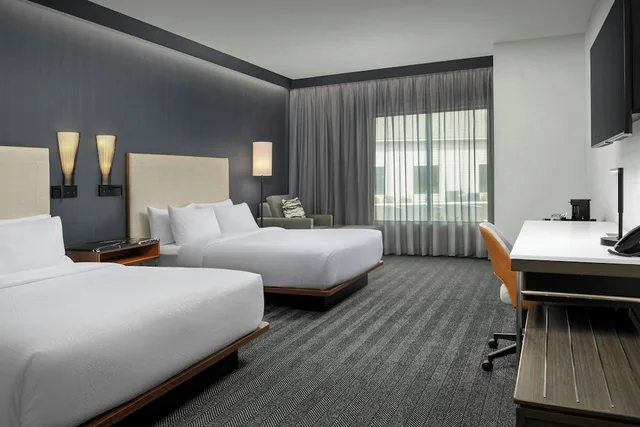 غرفة قياسية بسريرين كوين لذوي الإعاقة، Courtyard by Marriott Bozeman 1/3