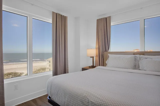 3 Bedrooms, Deluxe, Suite, Gulf View, High Floor, The Avalon Club 2/10