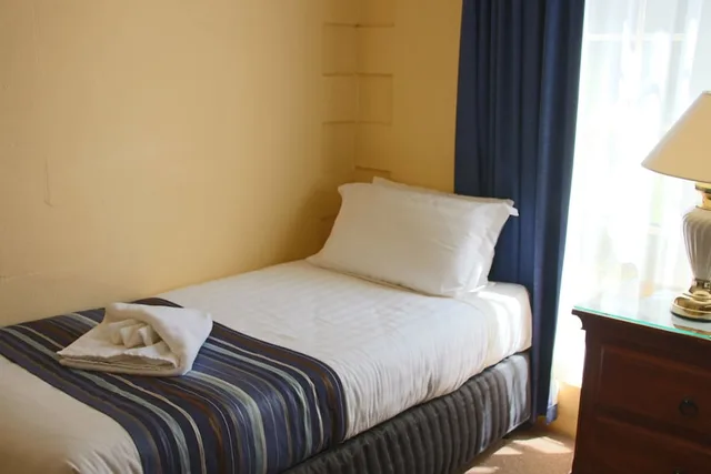 2 Bedrooms, Swan, Family, Cottage, Swansea Cottages & Motel Suites 2/6
