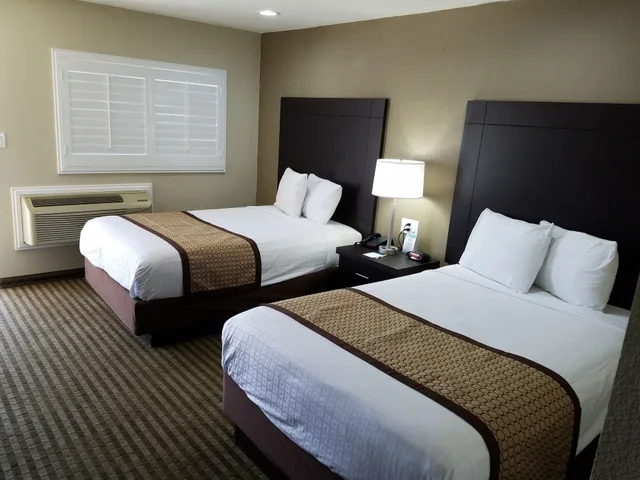 غرفة بسريرين مزدوجين، Days Inn By Wyndham El Centro 2/10