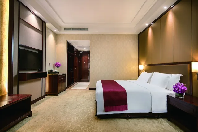 Suite, King Bed, Living Area, HOLIDAY INN BEIJING AIRPORT ZONE 1/5