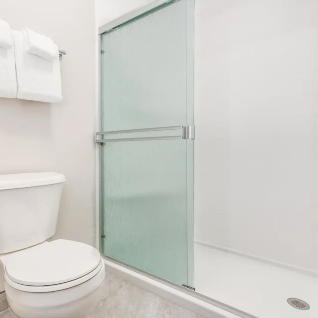 غرفة تنفيذية بسرير كينج، Holiday Inn Express Hotel And Suites Eau Claire North 3/4