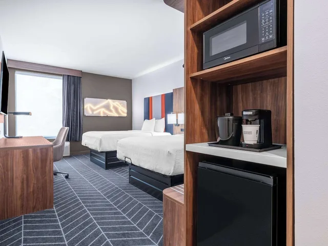 Room, 2 Queen Beds, La Quinta Inn and Suites by Wyndham Chelsea 5/5