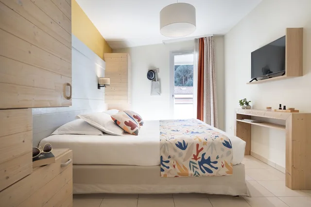 Renovated, 2 Bedrooms, Apartment, Twin Beds, South View, Sofa, Balcony، Pierre And Vacances Residence Premium Julia Augusta 3/8