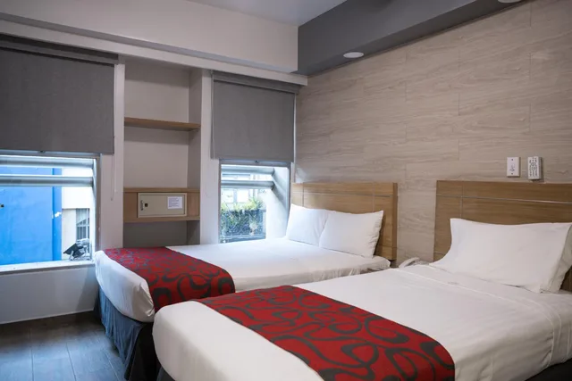 Room, 2 Double Beds, Hotel Roble 2/8