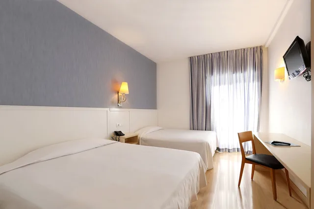 غرفة بسريرين منفصلين، Hotel Guitart Central Park Aqua Resort 1/5