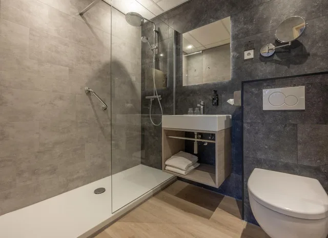 غرفة كومفورت بسريرين منفصلين بشرفة، Fletcher Parkhotel Val Monte 3/3