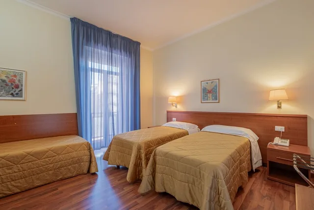 غرفة قياسية ثلاثية بسرير كوين وسرير فردي، Monteverde 2/4