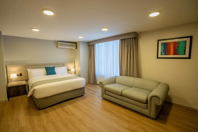غرفة بزنس بسرير كوين وسرير فردي، La Quinta by Wyndham Quito 2/10