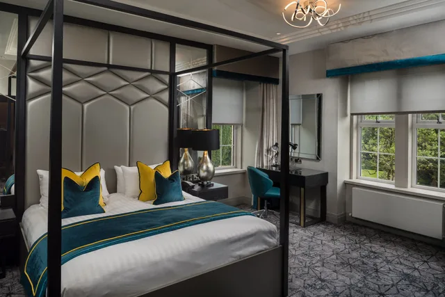 Balmoral, Suite, Double Bed, Sofa، Dalmeny Park Country House Hotel And Gardens 1/3