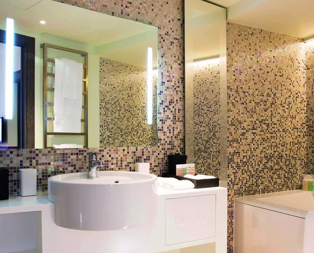 جناح جونيور بسرير كينج بشرفة، Paris Saint Tropez 10/10