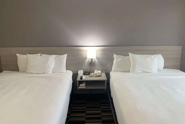 غرفة بسريرين كوين، Microtel Inn & Suites by Wyndham Charlotte Airport 2/4
