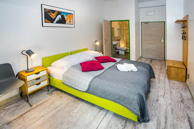 غرفة قياسية بسرير مزدوج، Oki Doki Old Town Hostel 4/10