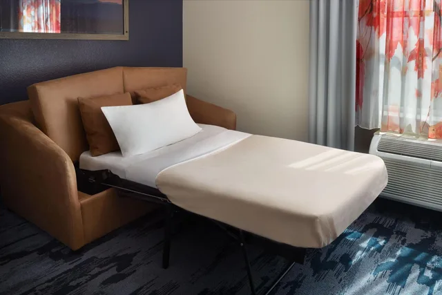 جناح بسرير كينج مع أريكة، Fairfield Inn And Suites Orlando At Seaworld 1/3