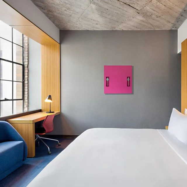 Savvy, Suite, King Bed, Sofa، Aloft Dallas Downtown 1/7